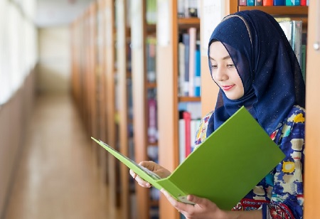 Queen Mary and IBA Karachi Unites for Management Program in Pakistan